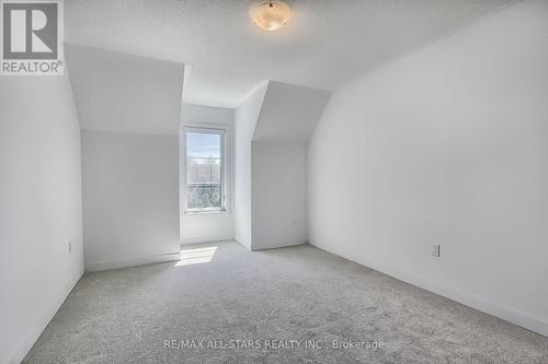 98 Lyall Stokes Circle, East Gwillimbury, ON - Indoor Photo Showing Other Room