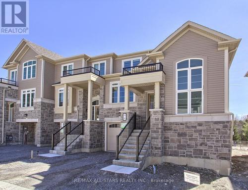 98 Lyall Stokes Circle, East Gwillimbury, ON - Outdoor With Facade