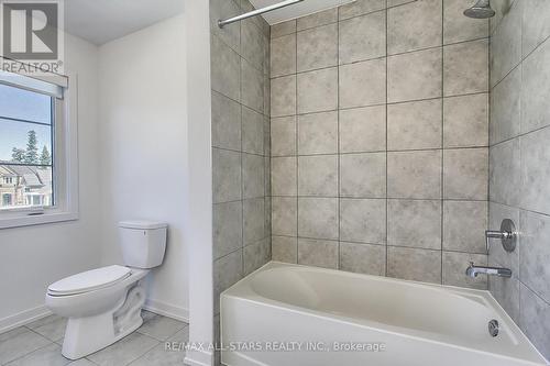 98 Lyall Stokes Circle, East Gwillimbury, ON - Indoor Photo Showing Bathroom
