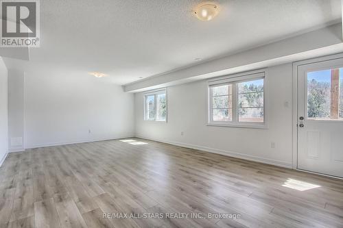 98 Lyall Stokes Circ, East Gwillimbury, ON - Indoor Photo Showing Other Room