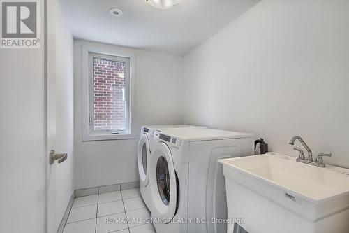 98 Lyall Stokes Circle, East Gwillimbury, ON - Indoor Photo Showing Laundry Room