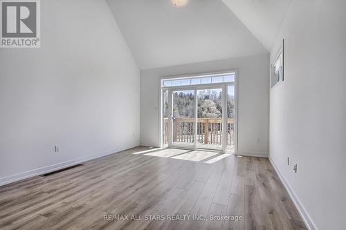 98 Lyall Stokes Circ, East Gwillimbury, ON - Indoor Photo Showing Other Room