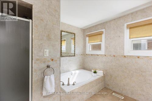 8 Hadera Pl, Georgina, ON - Indoor Photo Showing Bathroom
