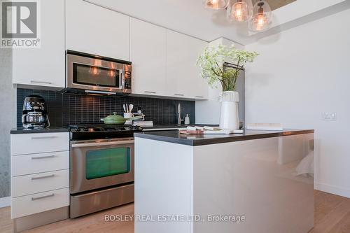 #503 -90 Broadview Ave, Toronto, ON - Indoor Photo Showing Kitchen
