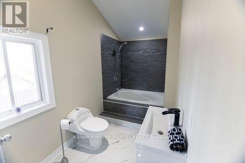 222 Pine Beach Drive, Georgina, ON - Indoor Photo Showing Bathroom