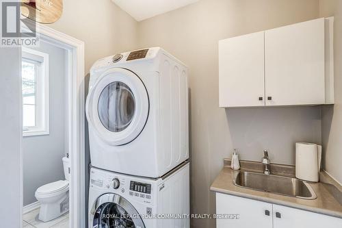 20 Globemaster Lane, Richmond Hill, ON - Indoor Photo Showing Laundry Room