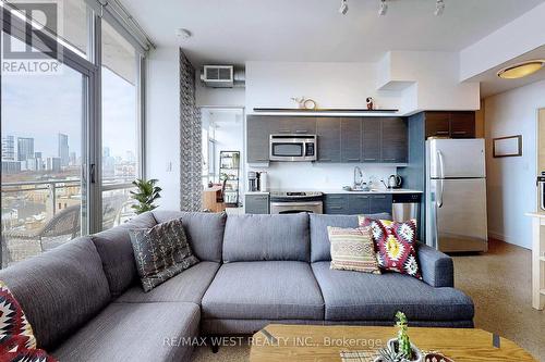 804 - 510 King Street E, Toronto, ON - Indoor Photo Showing Living Room