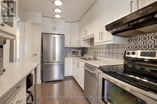 #56 -5005 Pinedale Ave, Burlington, ON - Indoor Photo Showing Kitchen With Stainless Steel Kitchen