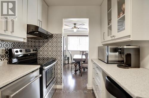 56 - 5005 Pinedale Avenue, Burlington, ON - Indoor Photo Showing Kitchen