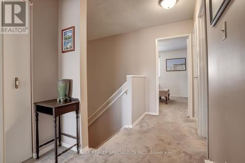 #56 -5005 Pinedale Ave, Burlington, ON - Indoor Photo Showing Other Room