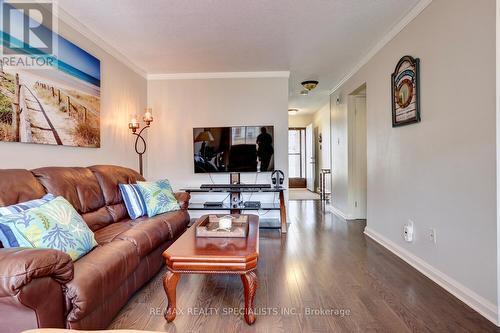 #56 -5005 Pinedale Ave, Burlington, ON - Indoor Photo Showing Living Room