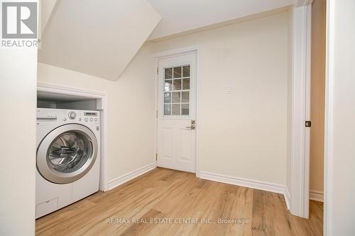 2389 Cobbinshaw Circ, Mississauga, ON - Indoor Photo Showing Laundry Room