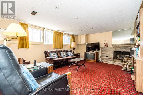 14 Whitelock Cres, Toronto, ON - Indoor Photo Showing Living Room With Fireplace