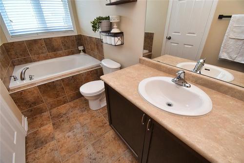 8 Powell Drive, Hamilton, ON - Indoor Photo Showing Bathroom
