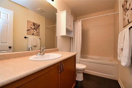 8 Powell Drive, Hamilton, ON - Indoor Photo Showing Bathroom