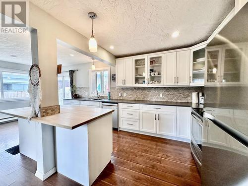 4055 Alfred Avenue, Smithers, BC - Indoor Photo Showing Kitchen With Upgraded Kitchen