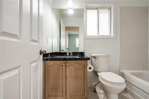 13 Frederick Avenue, Hamilton, ON - Indoor Photo Showing Bathroom