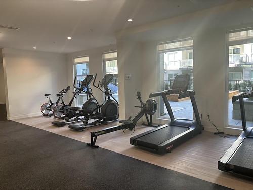 1Xx 10777 138 Street, Surrey, BC - Indoor Photo Showing Gym Room