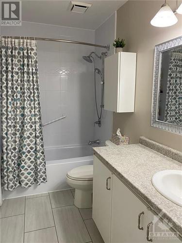 36 Palomino Drive, Kanata, ON - Indoor Photo Showing Bathroom