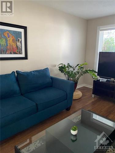 36 Palomino Drive, Kanata, ON - Indoor Photo Showing Living Room