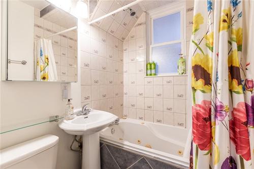 25 Proctor Boulevard|Unit #1, Hamilton, ON - Indoor Photo Showing Bathroom