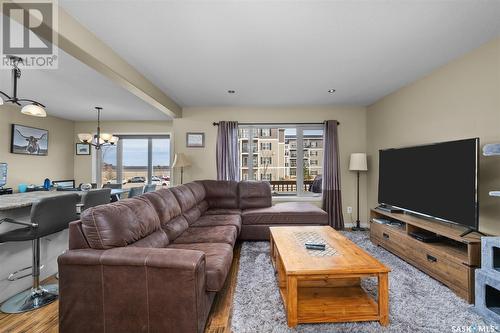 16 1600 Muzzy Drive, Prince Albert, SK - Indoor Photo Showing Living Room