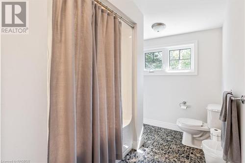32 Upper Lorne Beach Road, Kincardine, ON - Indoor Photo Showing Bathroom