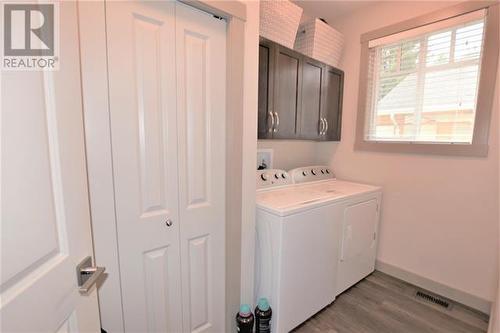 270 Grouse Avenue, Vernon, BC - Indoor Photo Showing Laundry Room