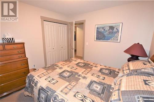 270 Grouse Avenue, Vernon, BC - Indoor Photo Showing Bedroom