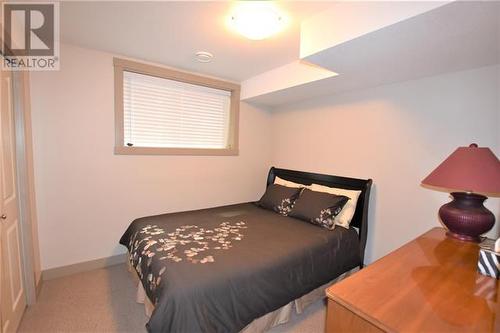 270 Grouse Avenue, Vernon, BC - Indoor Photo Showing Bedroom