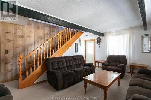 11568 Pinehurst Line, Chatham, ON - Indoor Photo Showing Living Room