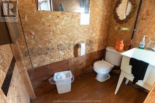 11568 Pinehurst Line, Chatham, ON - Indoor Photo Showing Bathroom
