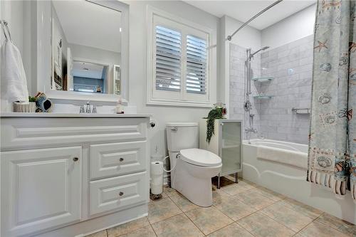 108 Market Street W, Port Dover, ON - Indoor Photo Showing Bathroom