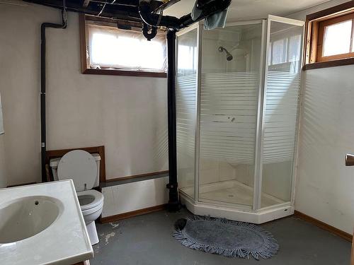 204 Angus Street, Schreiber, ON - Indoor Photo Showing Bathroom