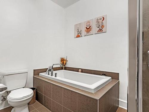Salle de bains - 23-1210 Rue Pauline-Julien, Montréal (Le Plateau-Mont-Royal), QC - Indoor Photo Showing Bathroom