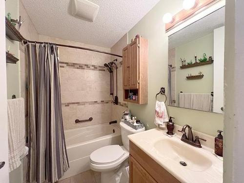 25 Galena Ave, Logan Lake, BC - Indoor Photo Showing Bathroom