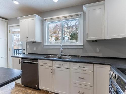 5654 Norland Drive, Kamloops, BC - Indoor Photo Showing Kitchen With Double Sink