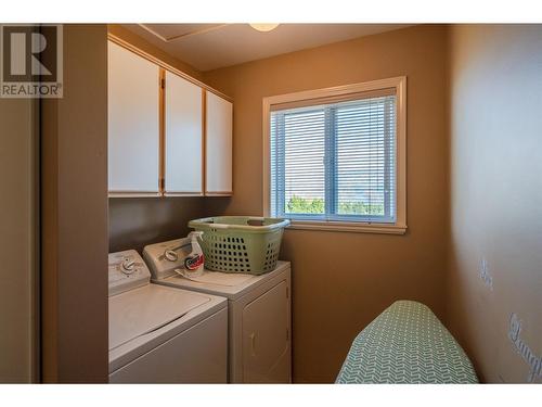 6408 Harrison Heights, Summerland, BC - Indoor Photo Showing Laundry Room