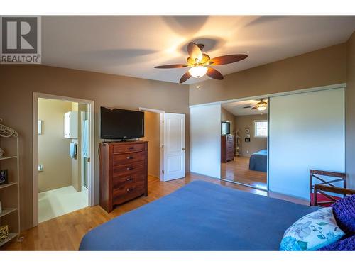 6408 Harrison Heights, Summerland, BC - Indoor Photo Showing Bedroom