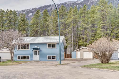 307 Lodgepole Place, Sparwood, BC - Outdoor