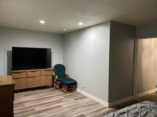 19 Moller Road, Fruitvale, BC - Indoor Photo Showing Bedroom
