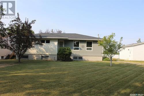 801 Centre Street, Shaunavon, SK - Outdoor