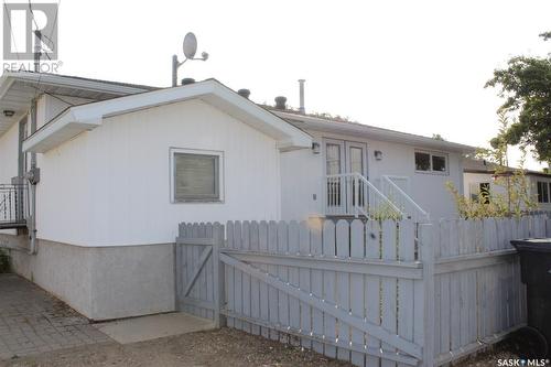 801 Centre Street, Shaunavon, SK - Outdoor With Exterior