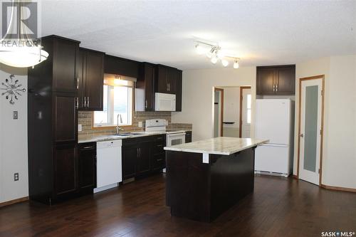 801 Centre Street, Shaunavon, SK - Indoor Photo Showing Kitchen