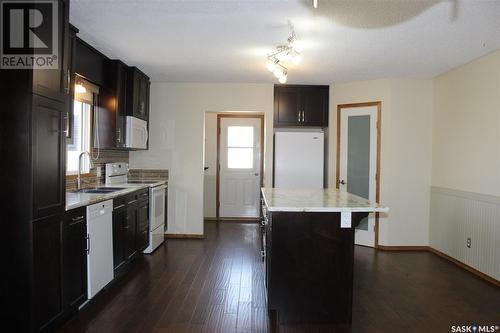 801 Centre Street, Shaunavon, SK - Indoor Photo Showing Kitchen