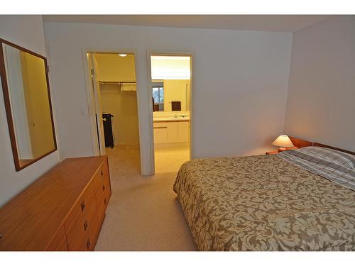 39 - 1220 Mill Street, Nelson, BC - Indoor Photo Showing Bedroom