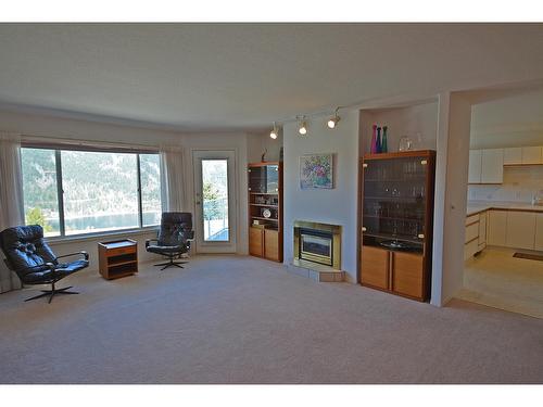 39 - 1220 Mill Street, Nelson, BC - Indoor With Fireplace