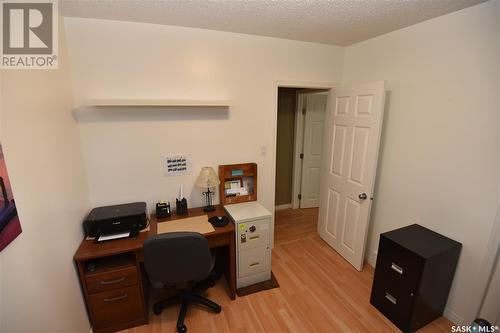 120 5Th Street E, Nipawin, SK - Indoor Photo Showing Office