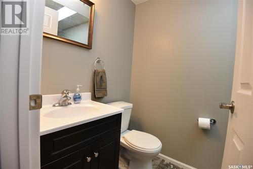 120 5Th Street E, Nipawin, SK - Indoor Photo Showing Bathroom