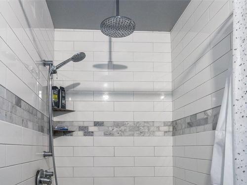 10692 Teresa Road, Lake Country, BC - Indoor Photo Showing Bathroom